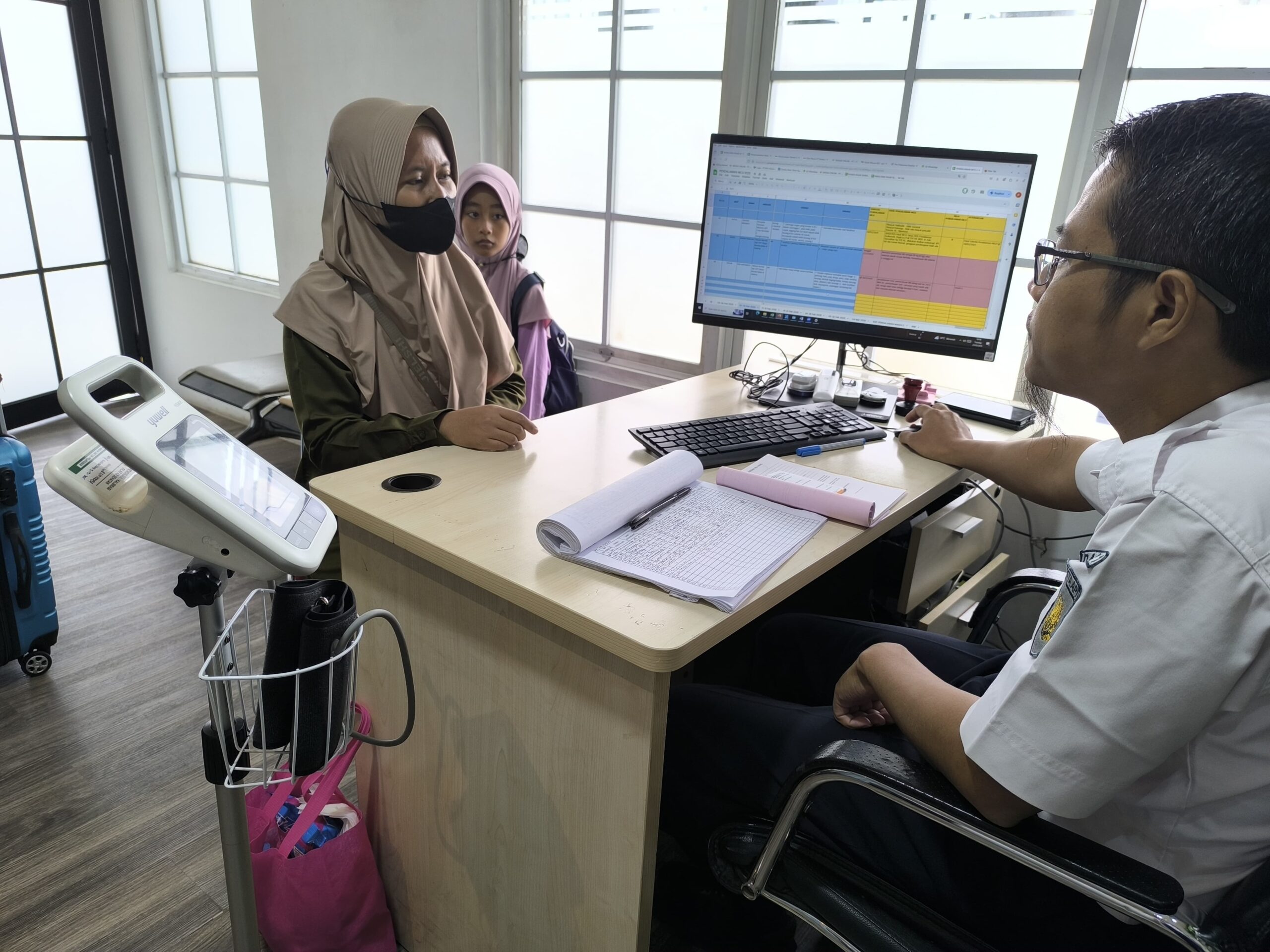 KAI Pastikan Keamanan dan Kesehatan Pemudik dengan Posko Kesehatan 24 Jam