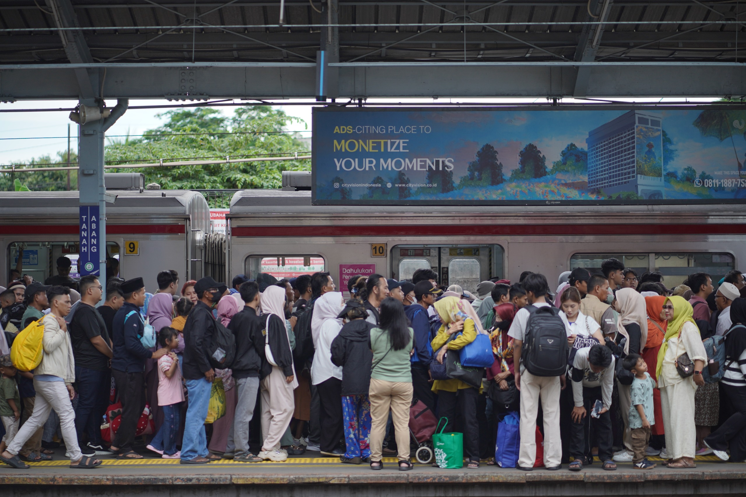 Pengguna KAI Commuter Lebaran 2025 Tembus Angka Tertinggi di Jabodetabek dan Daerah