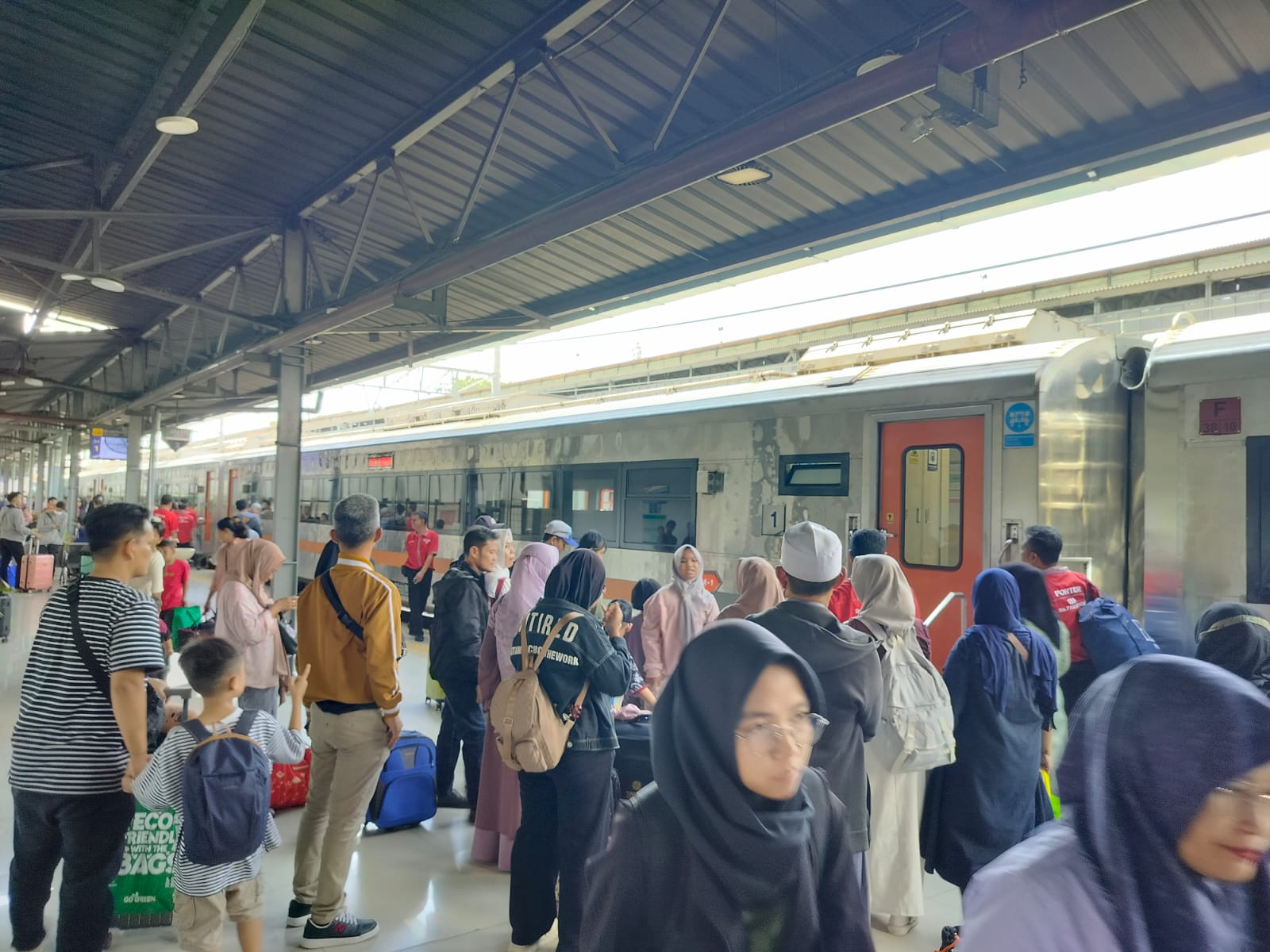 KAI Group Sukses Layani 10,6 Juta Penumpang Selama Mudik Lebaran 2025