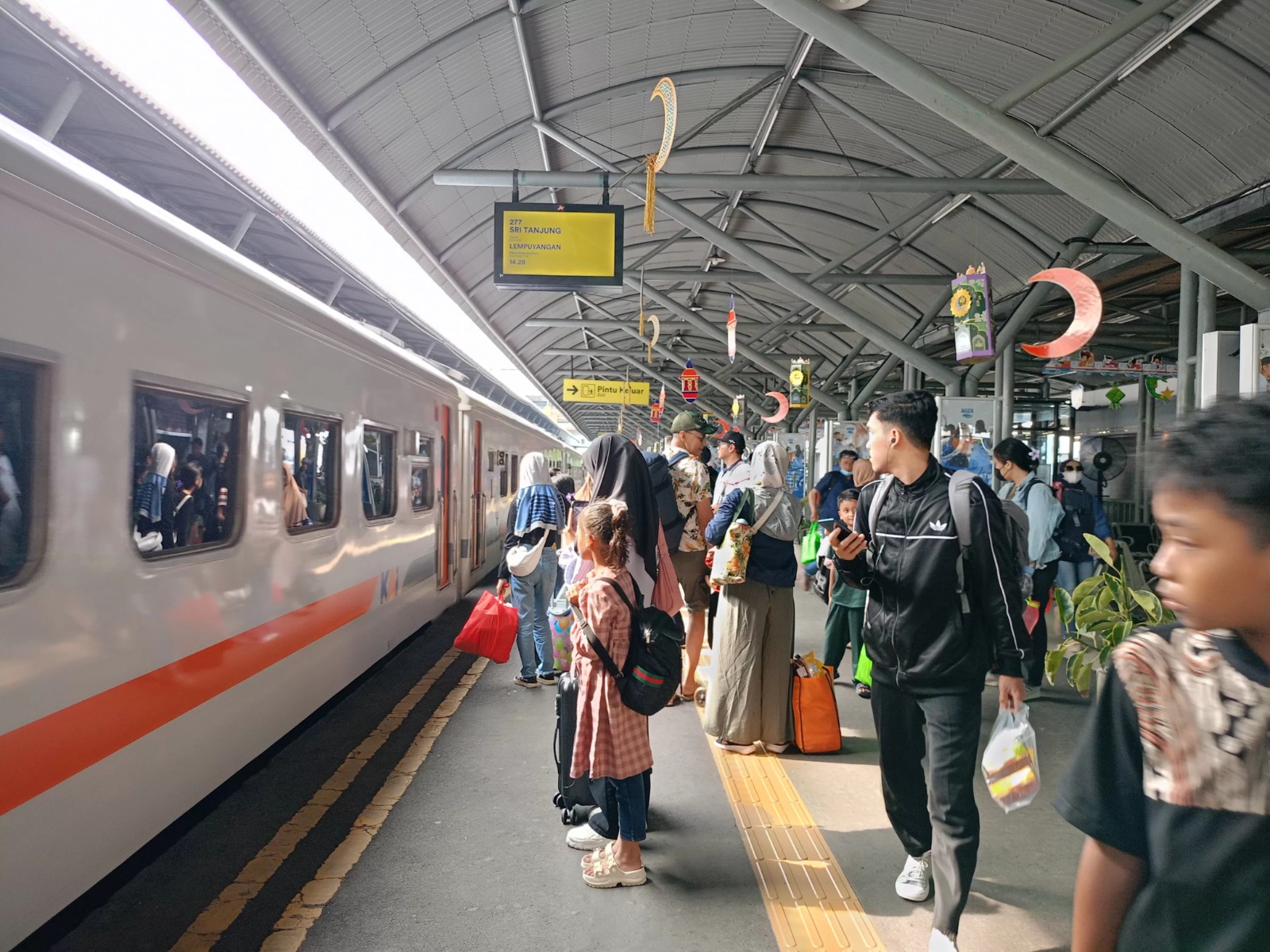 Keterlambatan Bisa Buat Tiket Kereta Hangus, Ini Penjelasan KAI