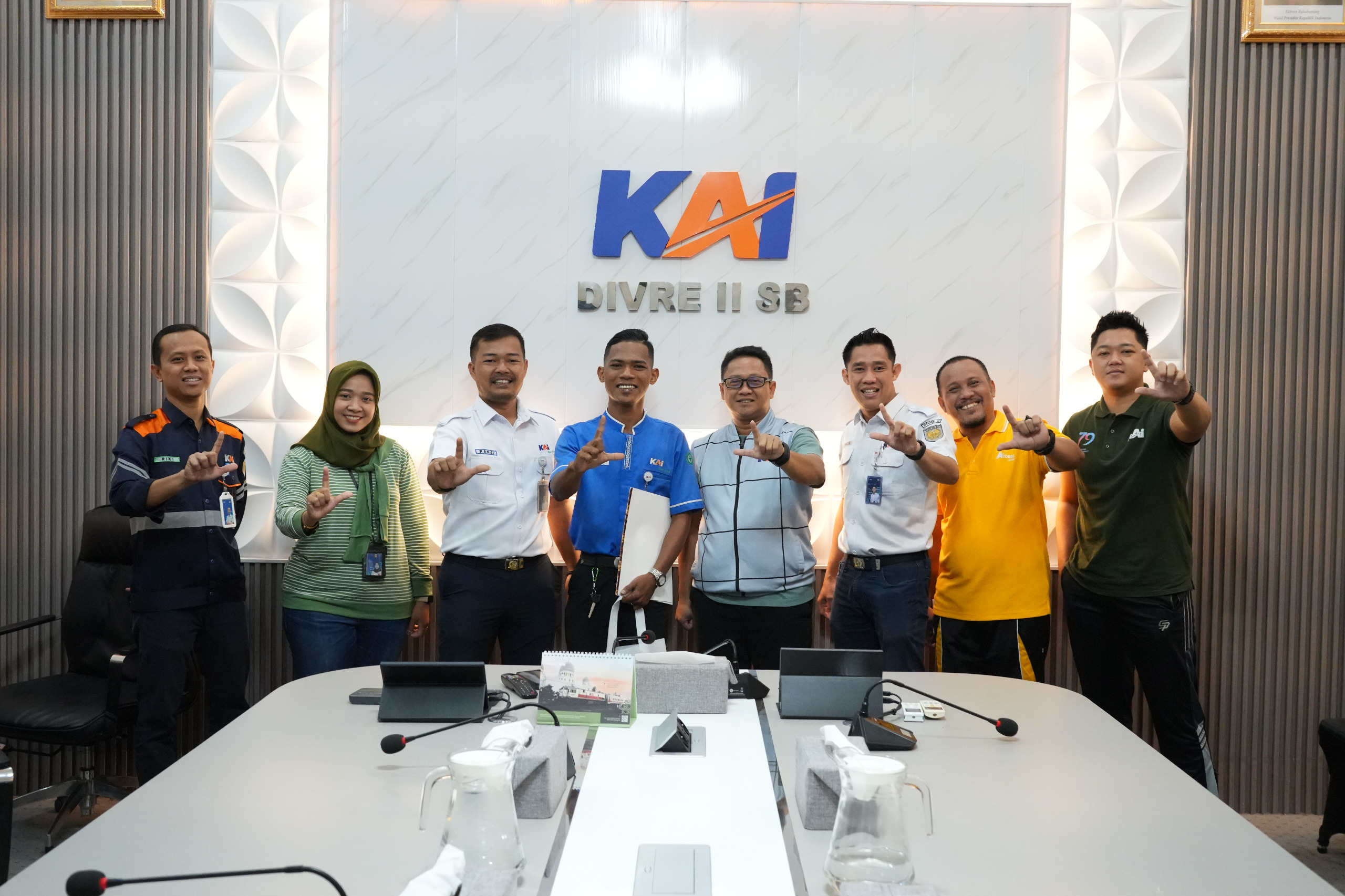 Wujud Nyata Implementasi Prinsip SDGs; KAI Divre II Sumbar Apresiasi Petugas Kebersihan Stasiun yang Selamatkan Nyawa ODGJ