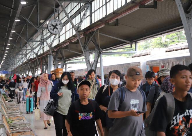 KAI Tambah 9.948 Tempat Duduk Per Hari Sambut Long Weekend Mei 2025