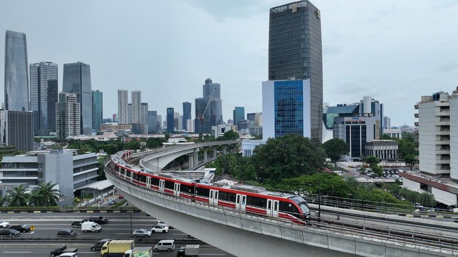 LRT Jabodebek Lampaui Rekor Waisak, 202 Ribu Penumpang Nikmati Layanan Terintegrasi