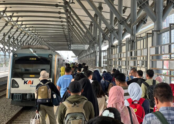 (FOTO) Suasana Ramai Penumpang di KA Srilelawangsa Bukti Layanan PT Railink Semakin Diminati