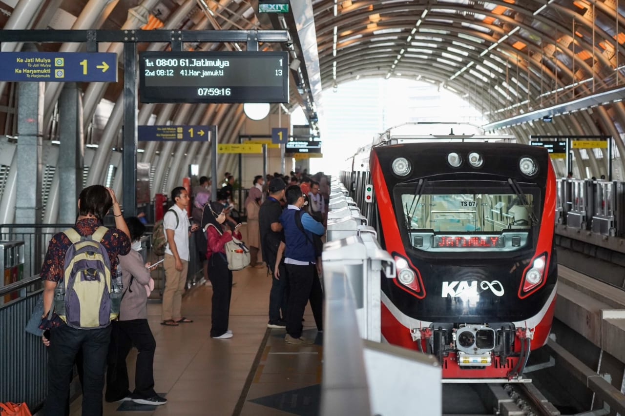 Hari Pertama Instruksi Gubernur Berlaku, Layanan KAI Group Catat Lonjakan Pengguna
