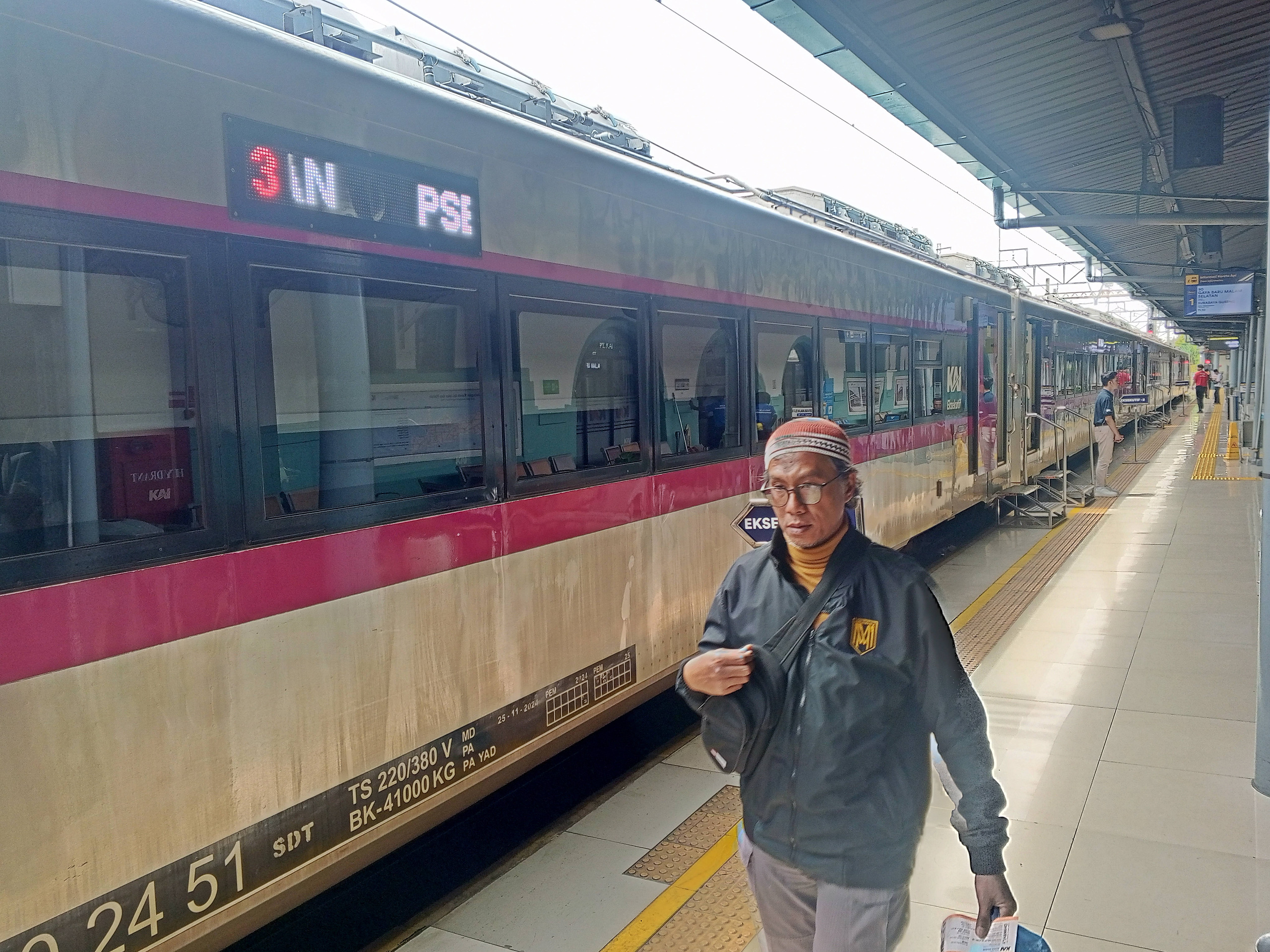 Peringati Hari Lanjut Usia 2025, KAI Umumkan sebanyak 459.081 Lansia Nikmati Diskon 20% Naik Kereta Api